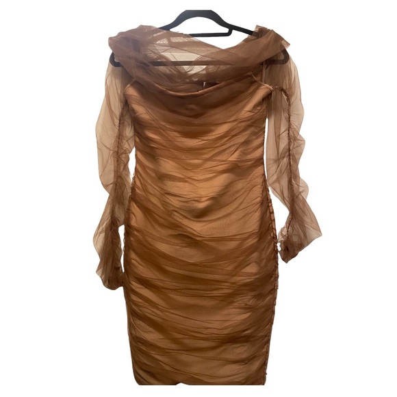 NWT Fashion Nova Ruched And Ready Bandage Midi Dress - Taupe Size Large - Picture 2 of 4